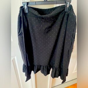Soho skirt women’s size large. Excellent condition!